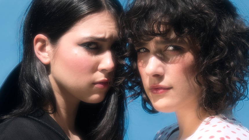 Photo de Camille Poliquin et Laurence Lfond-Beaulne du duo Milk & Bone