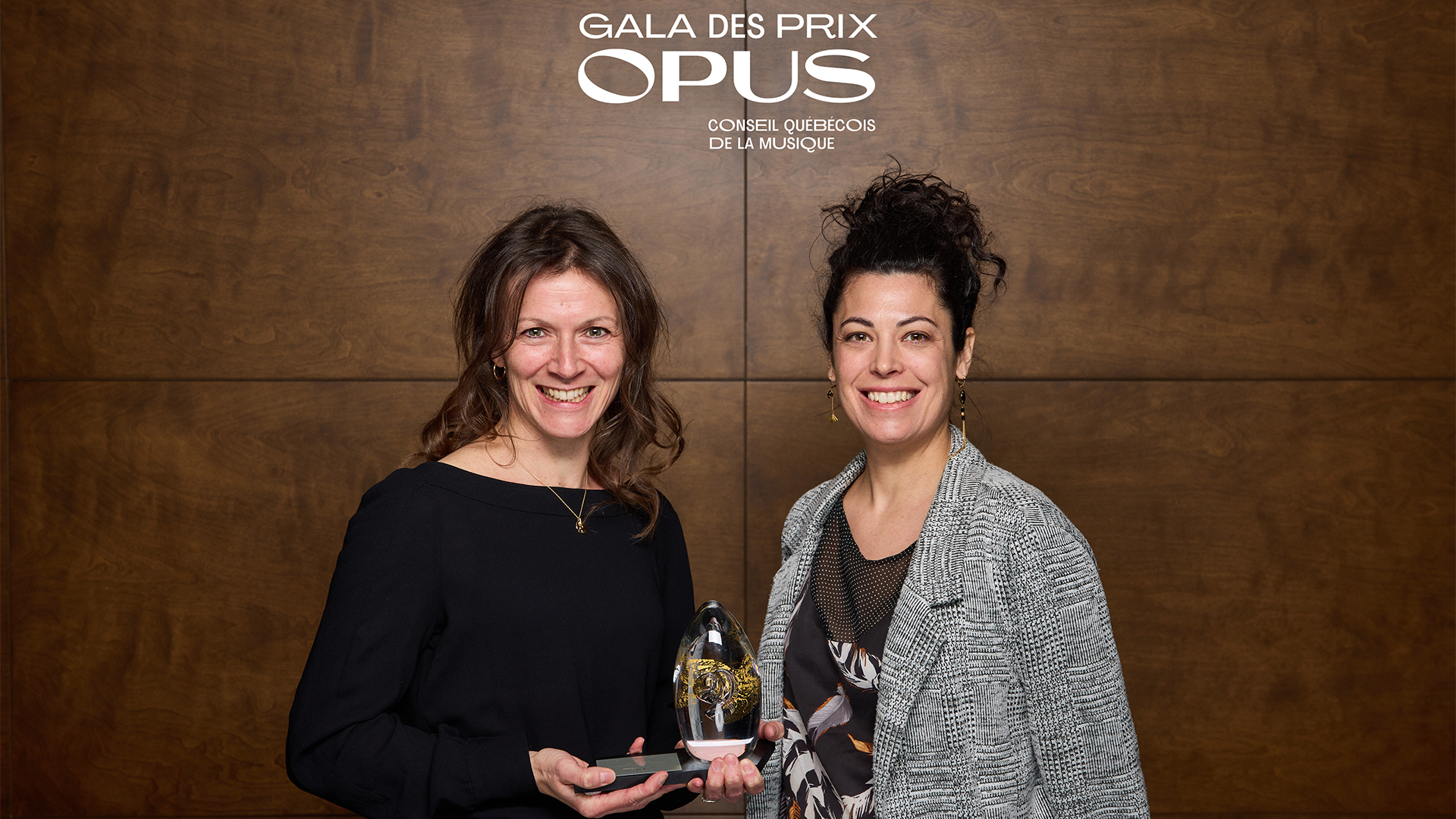 Dominique Lapierre et Marie-Pier Turgeon recevant le prix Opus 2023