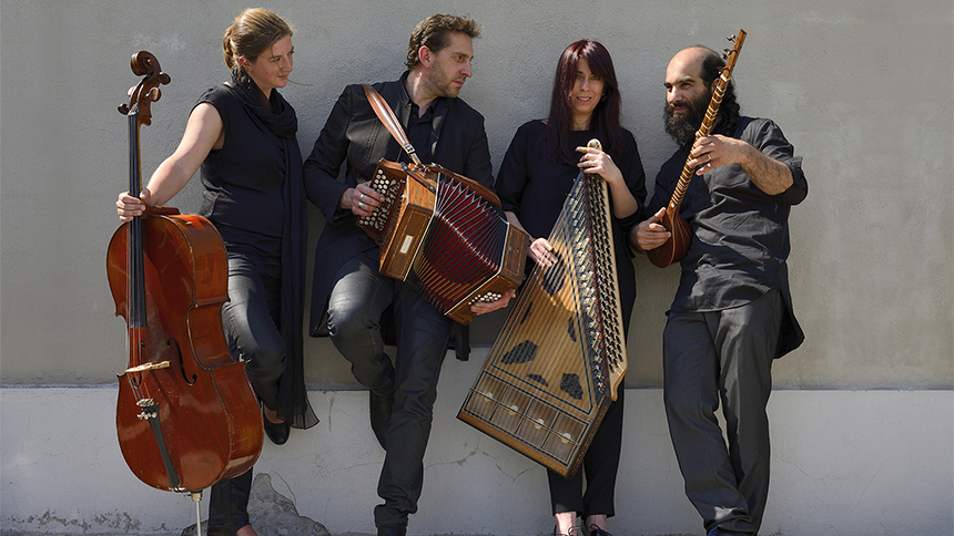 Didier Laloy, Kathy Adam, Kiya Tabassian et Didem Basar de l'ensemble Constantinople & Belem