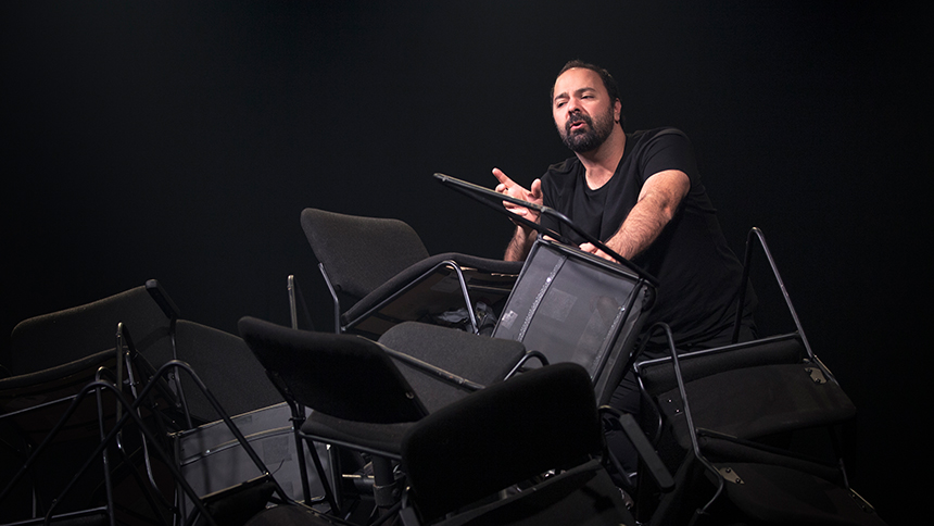 Mani Soleymanlou sur scène